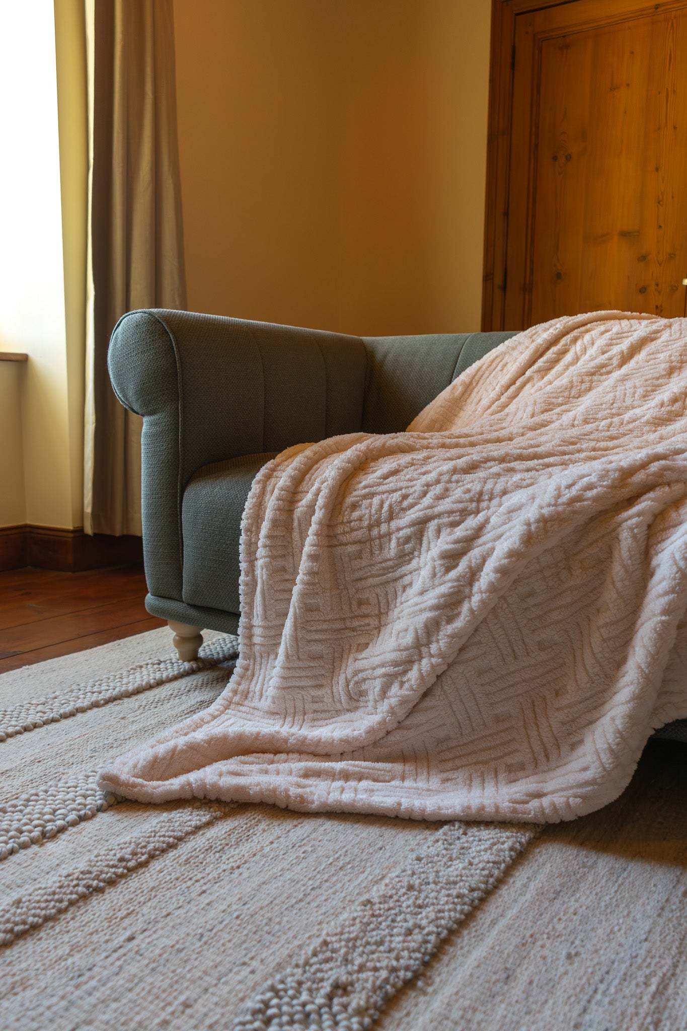 Luxury Heated Blanket - 180x160cm King Size Sherpa | Ocoee House